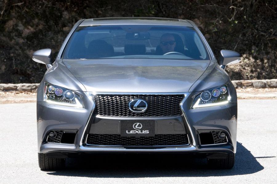  Lexus LS460 2013 года  (фото 32 из 111)